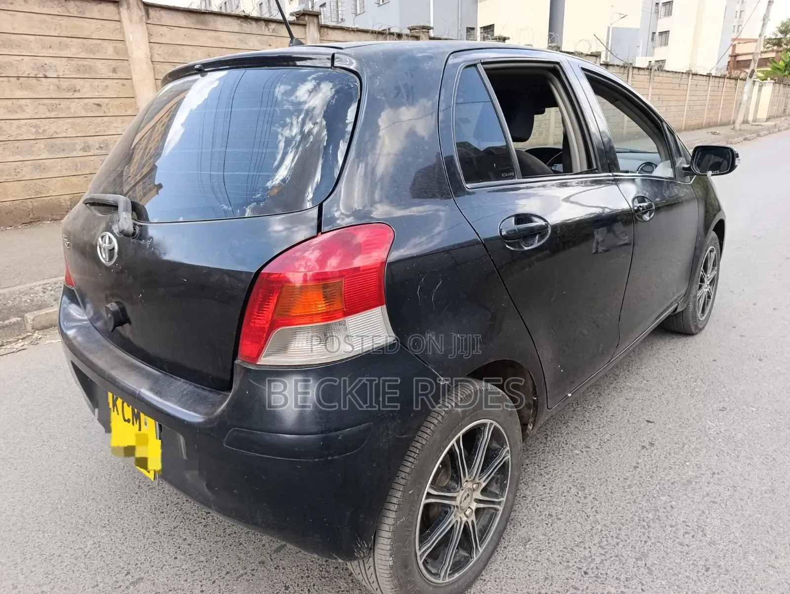 Toyota Vitz 2010 Black