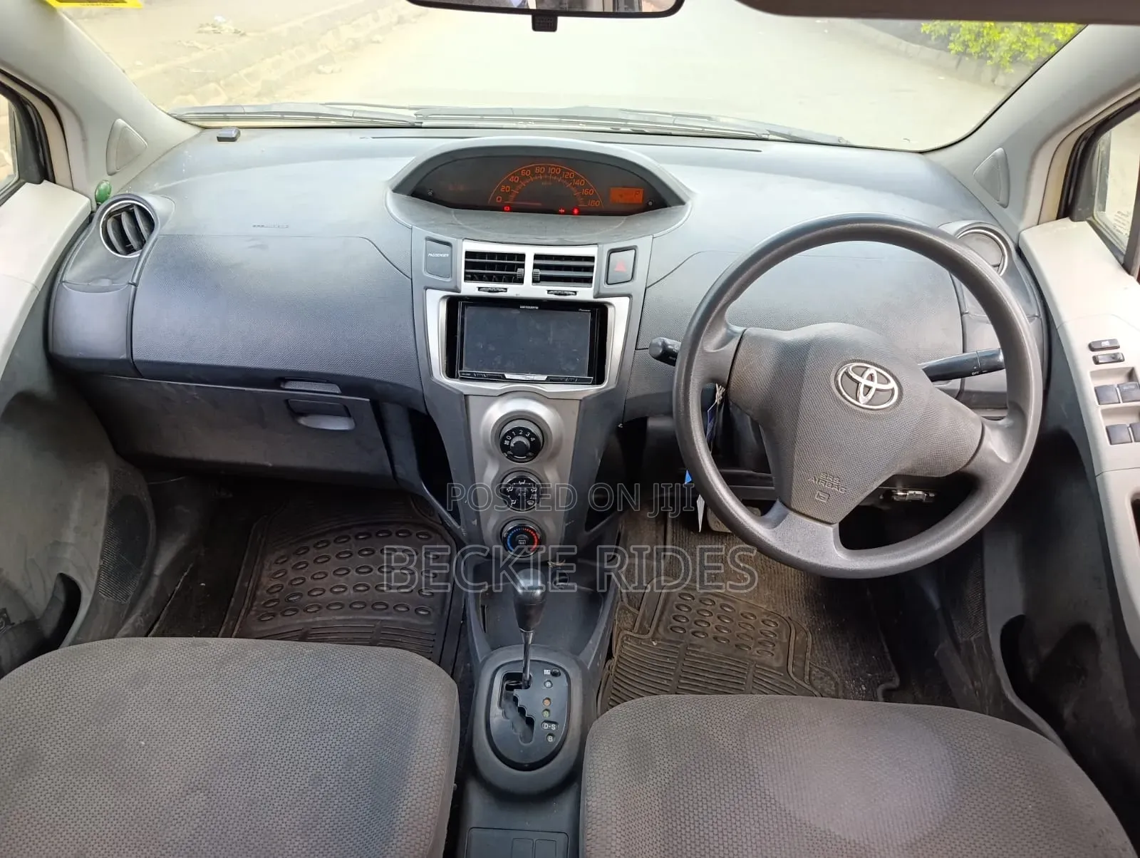 Toyota Vitz 2010 Black
