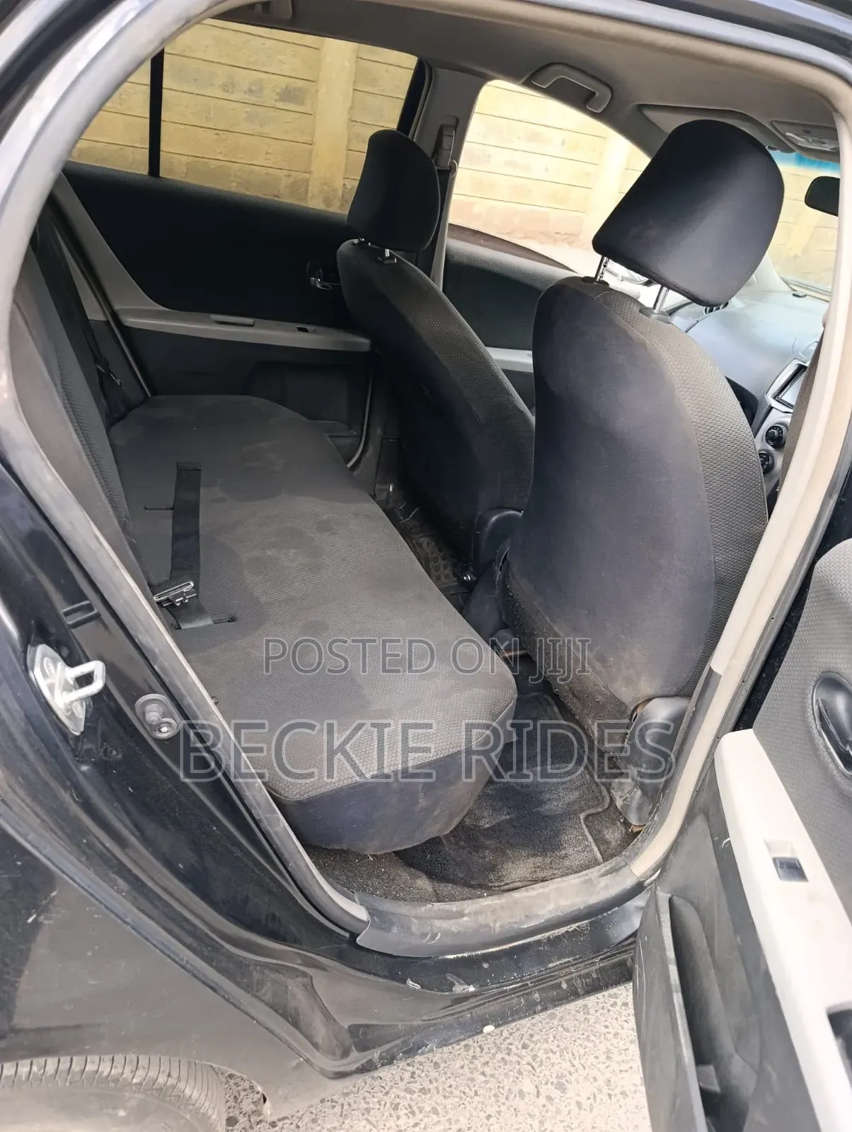 Toyota Vitz 2010 Black