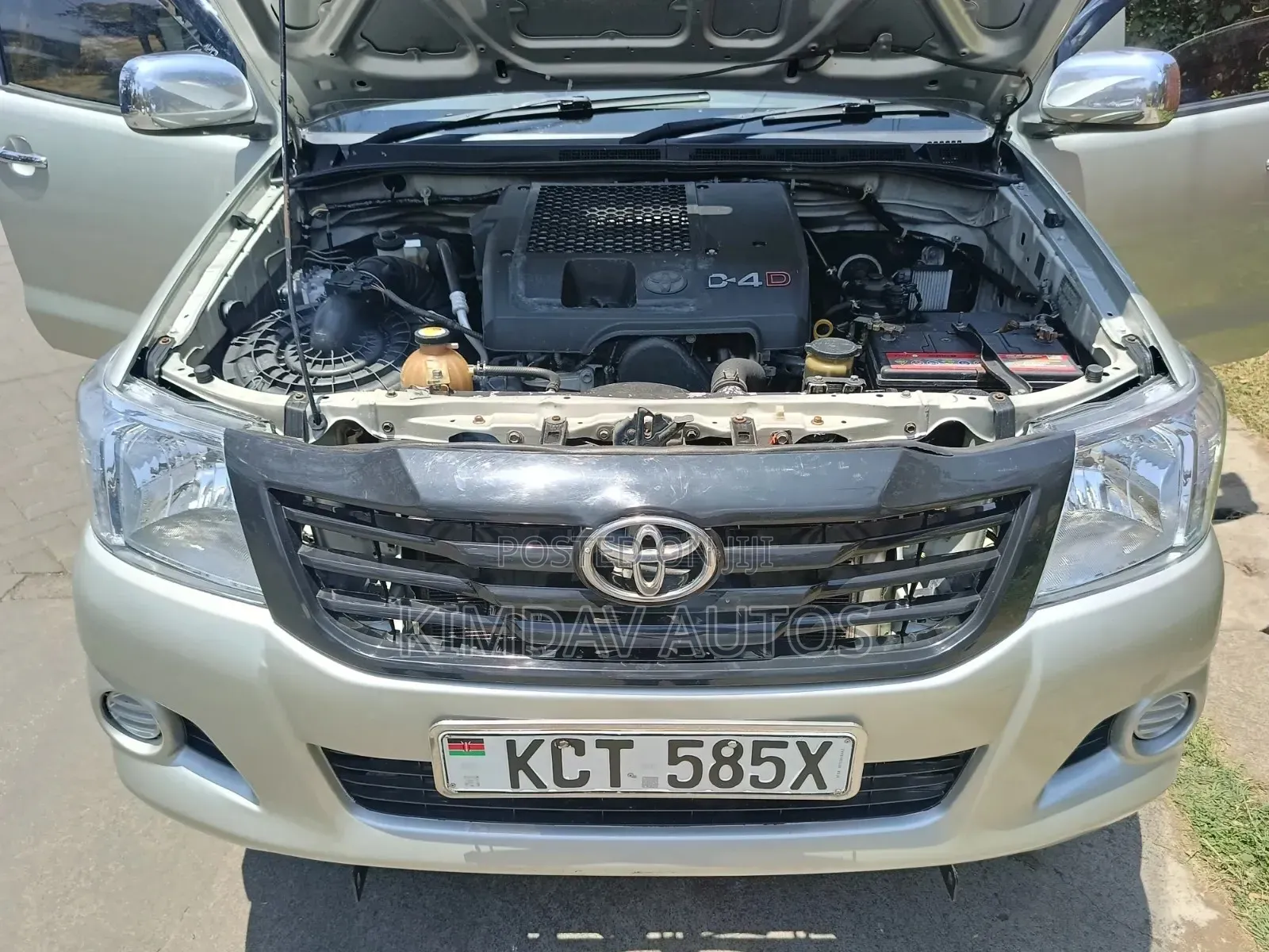 Toyota Hilux 2011 Silver