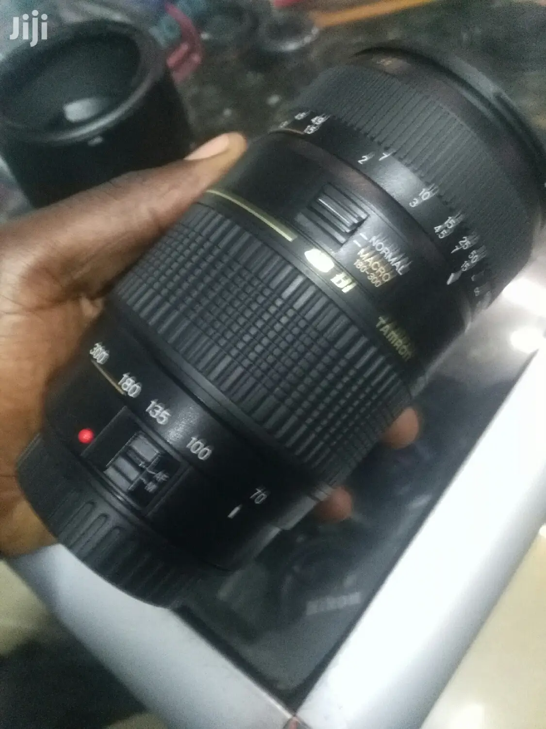 Canon Tamron 70-300mm For Blurring And Zooming