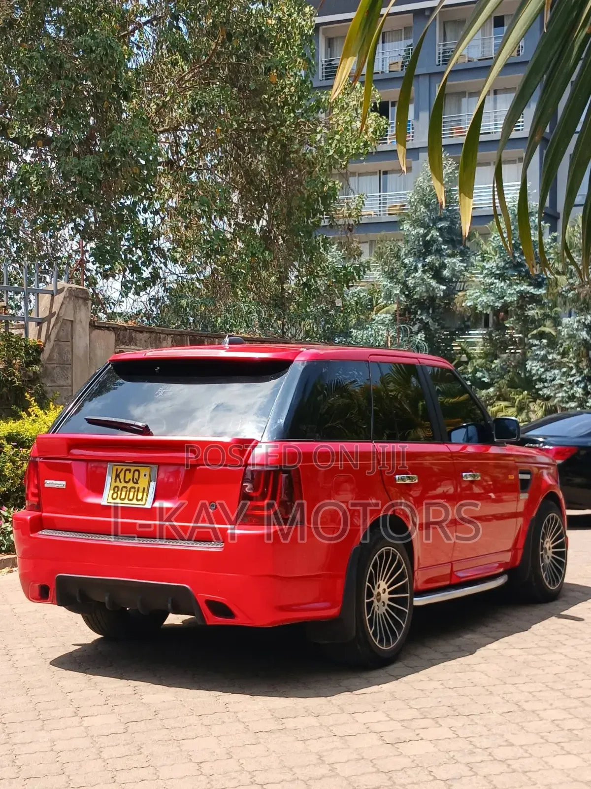 Land Rover Range Rover 2011 Red
