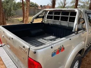 Toyota Hilux 2013 Silver