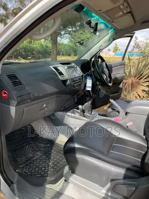 Toyota Hilux 2013 Silver