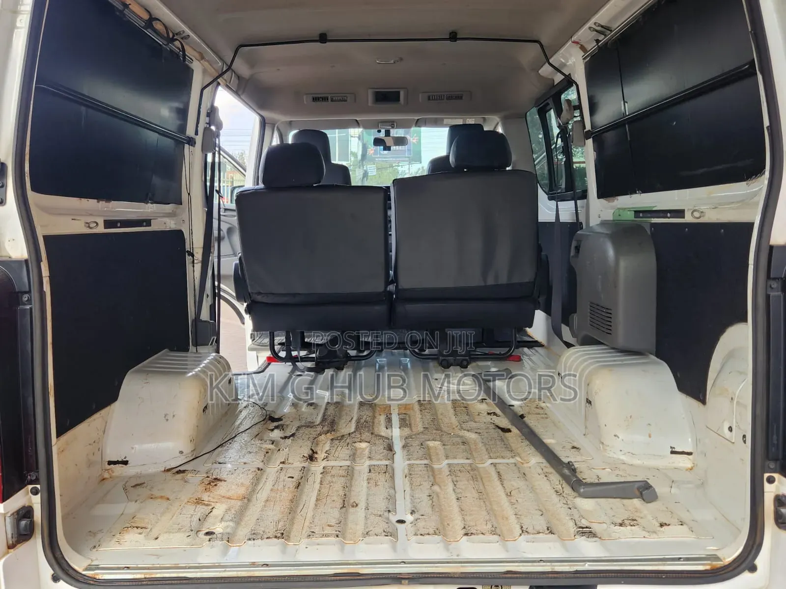 Nissan Caravan (Urvan) 2013 White