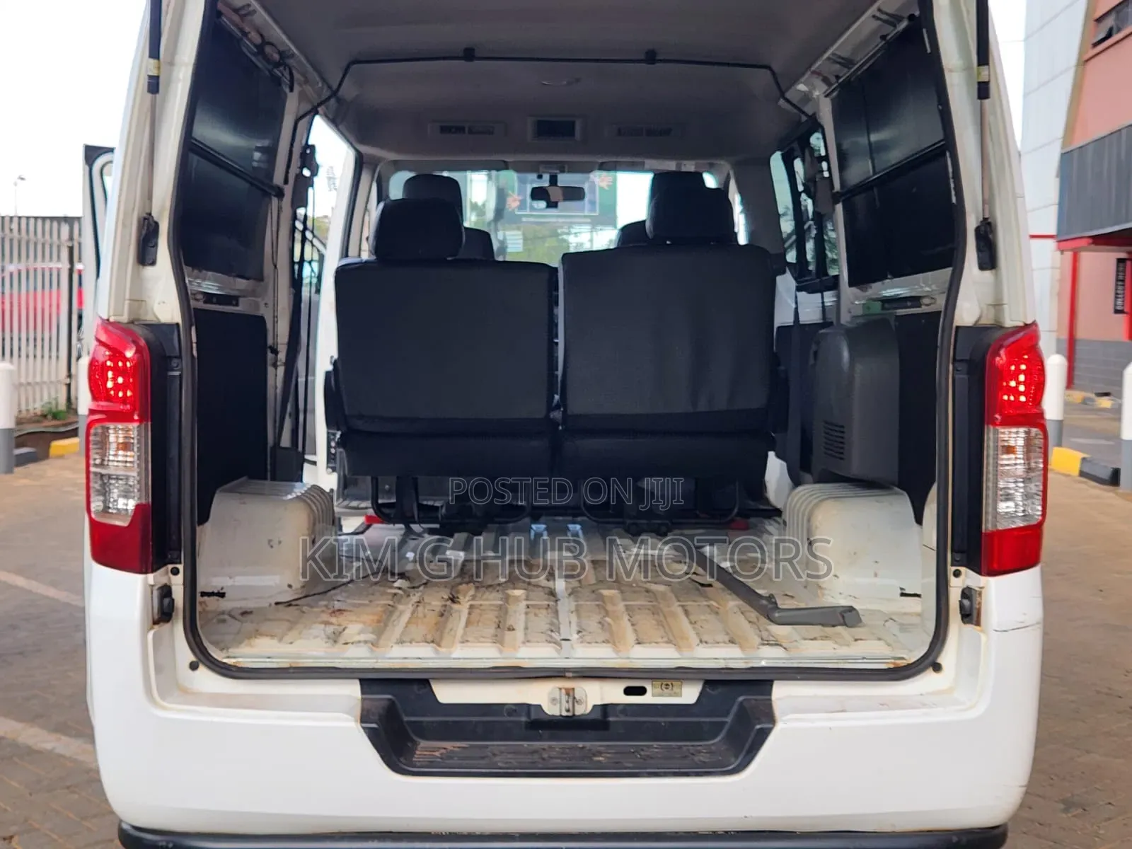 Nissan Caravan (Urvan) 2013 White