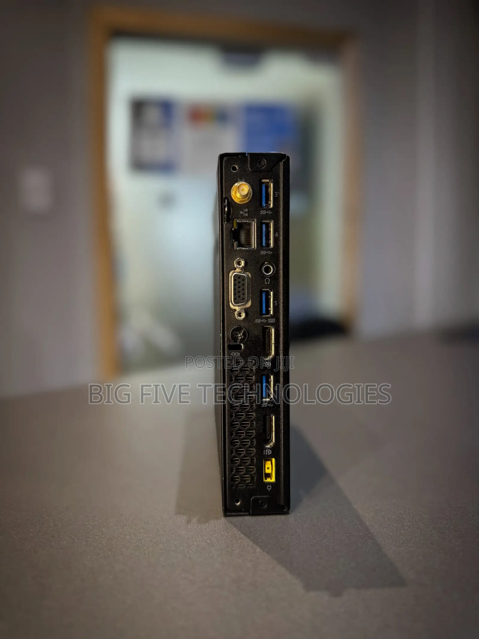 Desktop Computer Lenovo ThinkCentre M700 4GB Intel Core i5 SSD 128GB