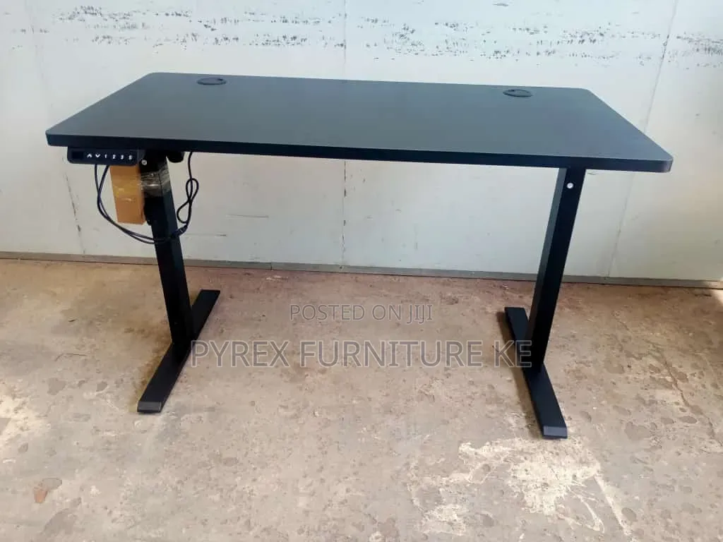 Modern Height Adjustable Office Desk With Motorized Lift