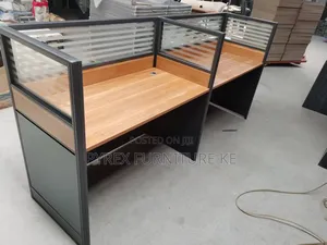 Wood Top Office Cubicle Desk With Frosted Glass Screens