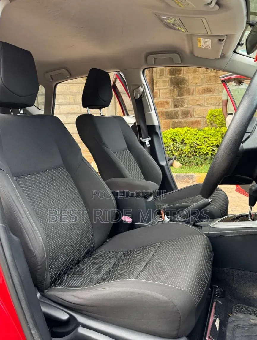 Toyota Auris 2015 Red