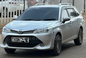 Toyota Corolla Fielder 2016 Silver