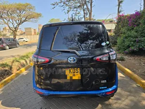 Toyota Sienta 2018 Black