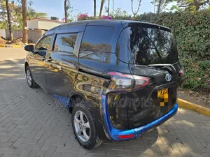 Toyota Sienta 2018 Black