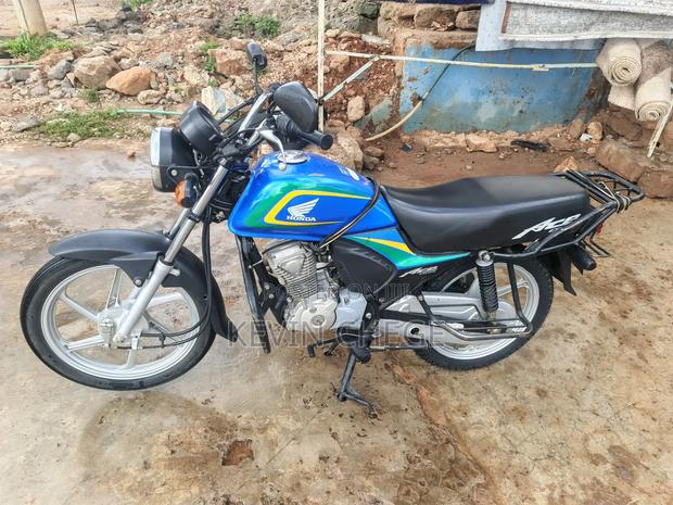Honda CB 2022 Blue