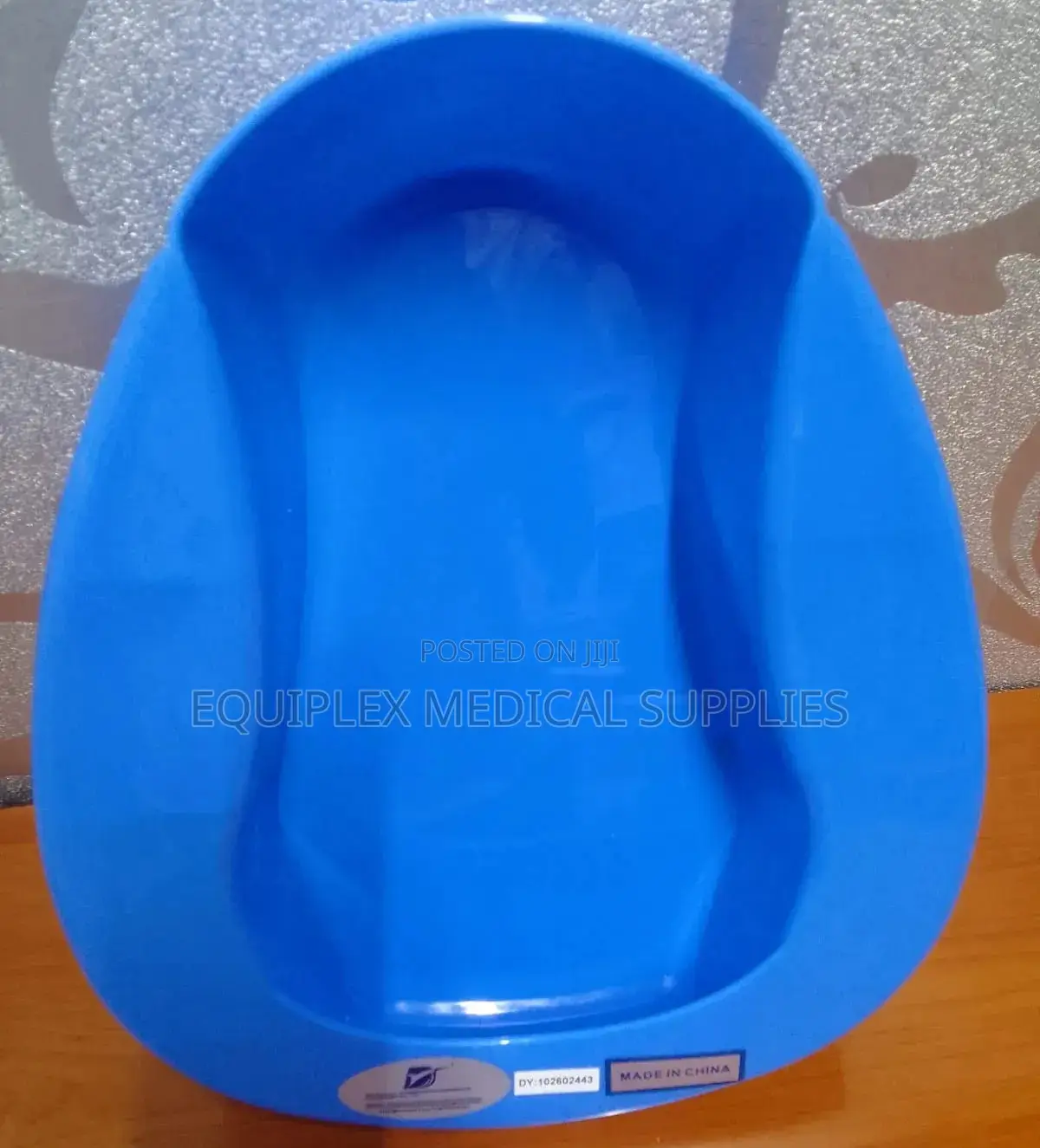 Strong, Durable, and Easy to Clean Plastic Bed Pan