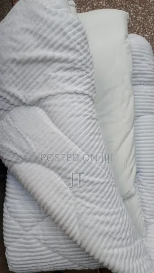 Soft Cotton Compressed Pillows (750g and 1000g)