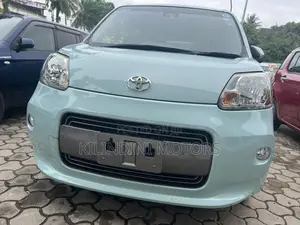Toyota Porte 2019