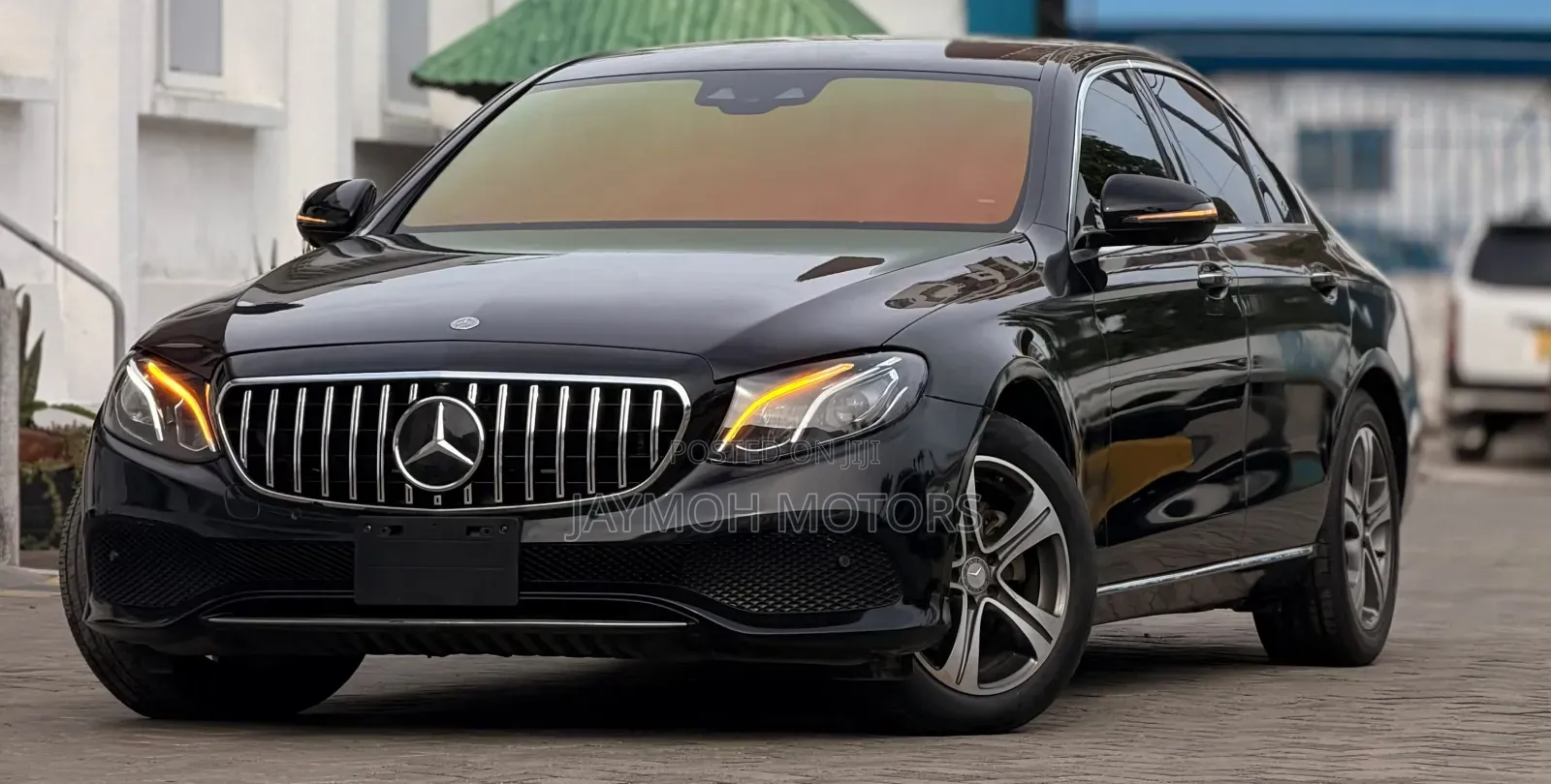 Mercedes-Benz E200 2018 Blue