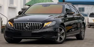 Mercedes-Benz E200 2018 Blue