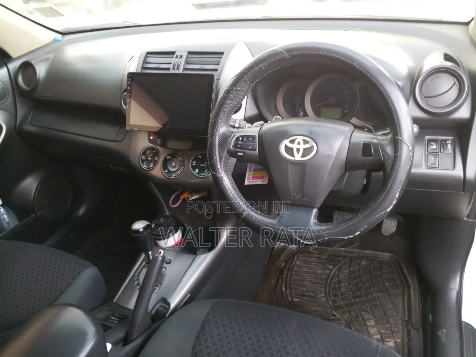 Toyota Vanguard 2012 White