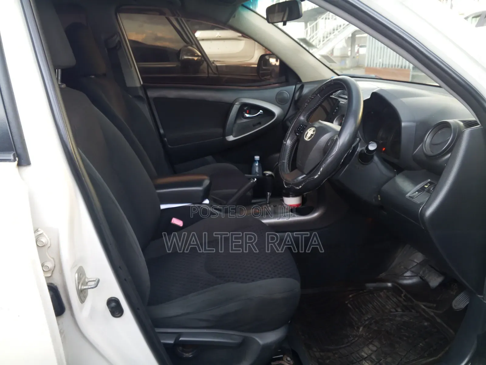 Toyota Vanguard 2012 White