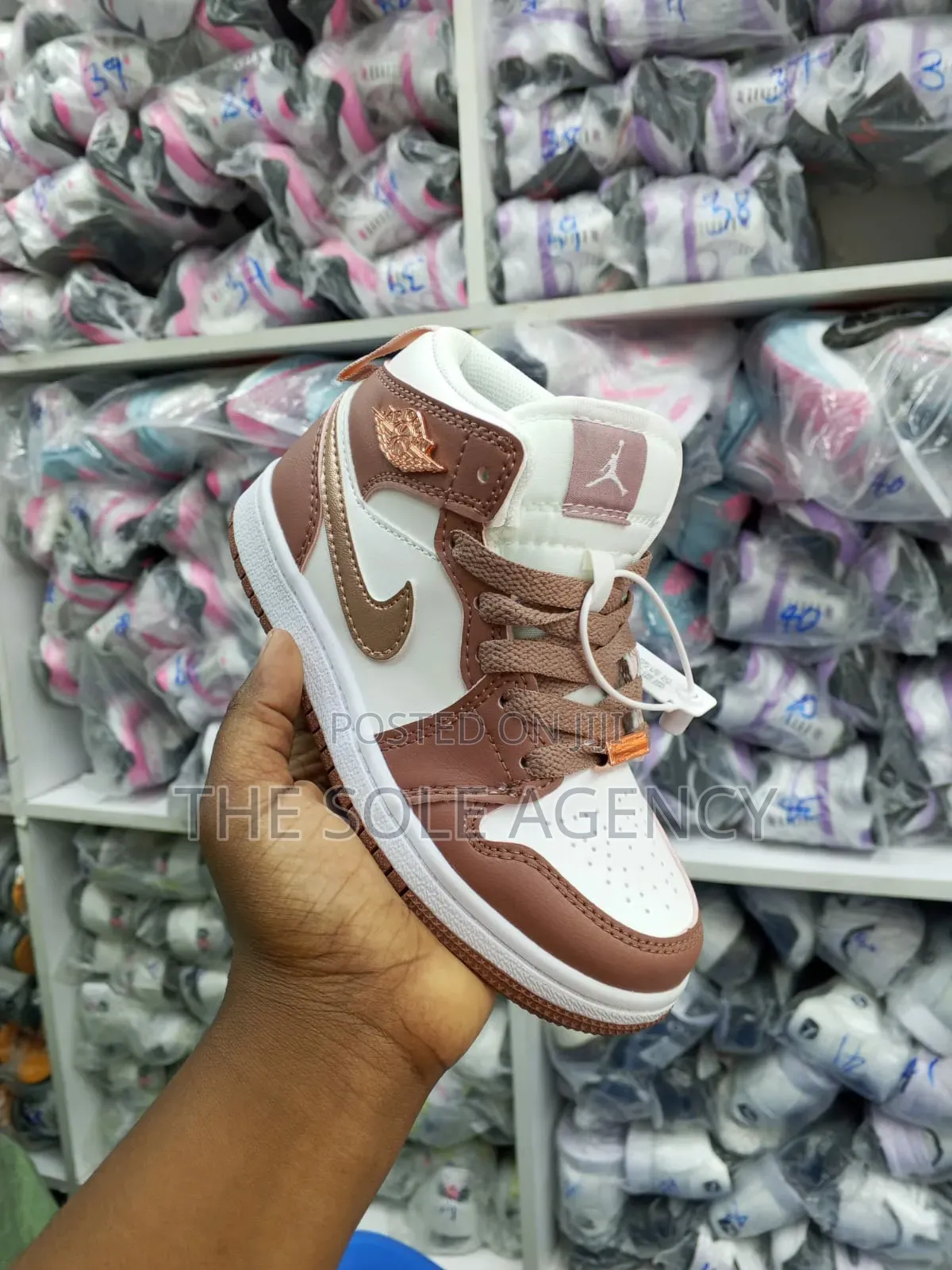 Air Jordan 1 Pink