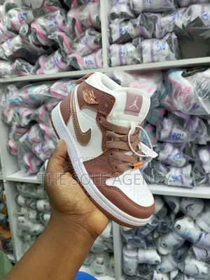 Air Jordan 1 Pink