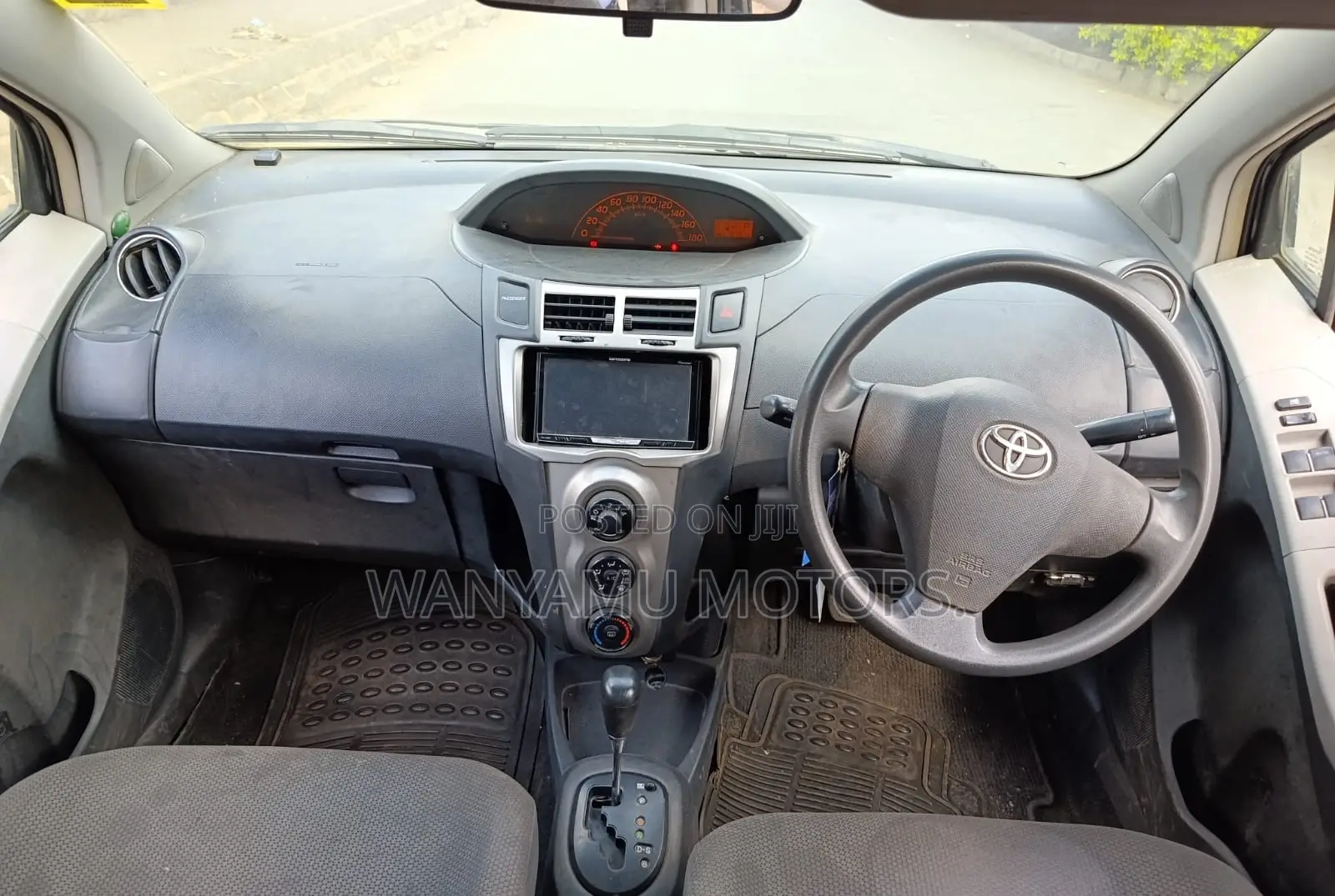 Toyota Vitz 2011 Black