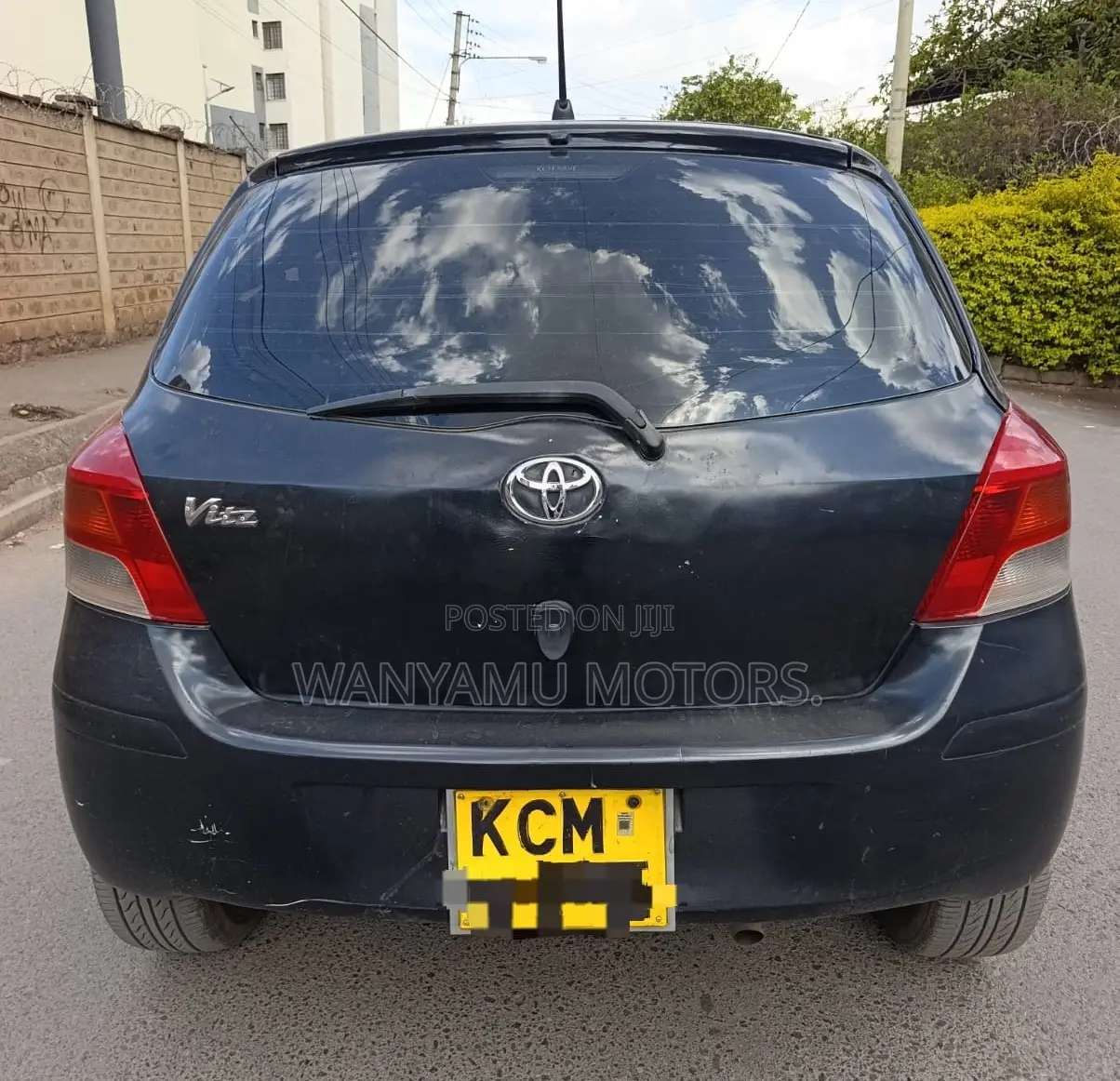 Toyota Vitz 2011 Black