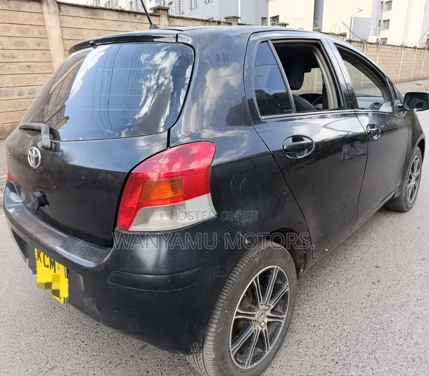 Toyota Vitz 2011 Black