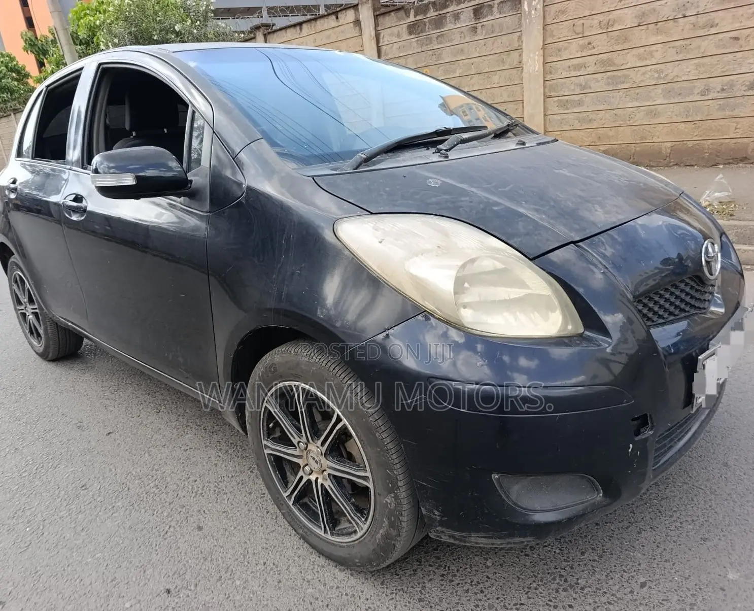 Toyota Vitz 2011 Black