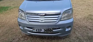 Toyota Noah 2.0 143hp AWD (7 Seater) 2008 Silver