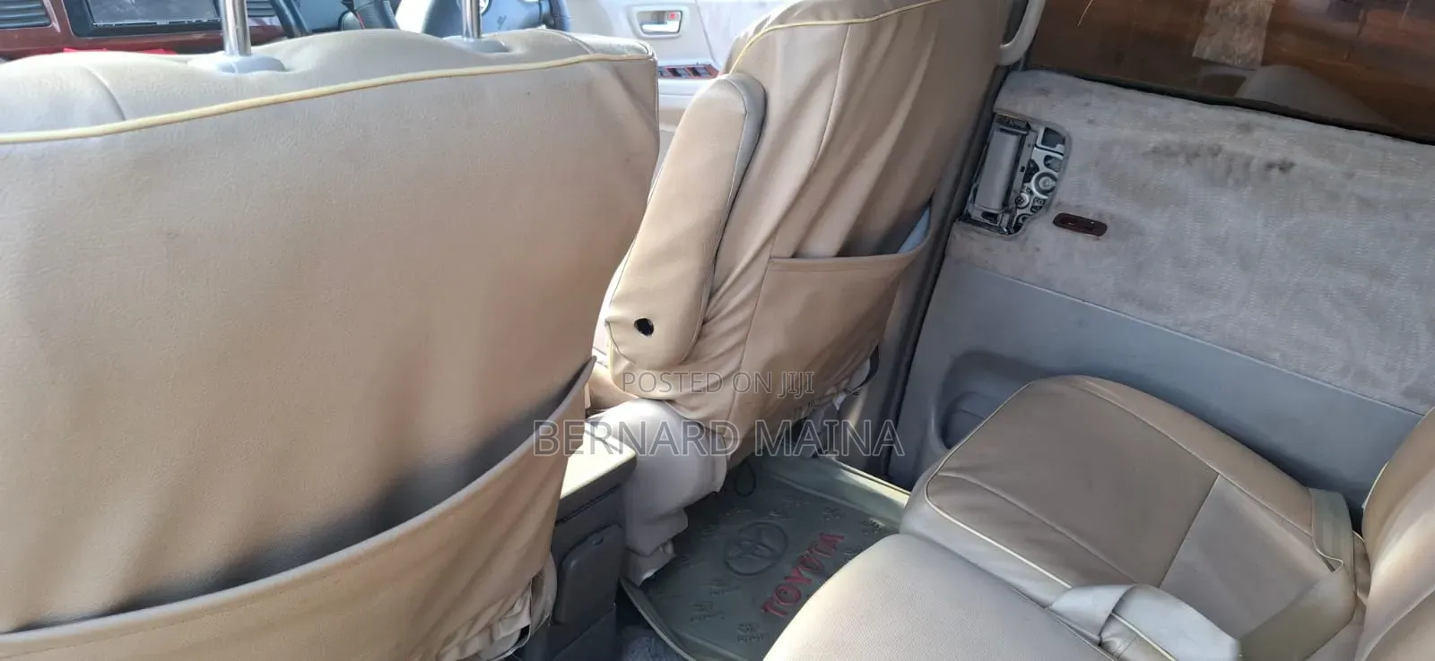 Toyota Noah 2.0 143hp AWD (7 Seater) 2008 Silver