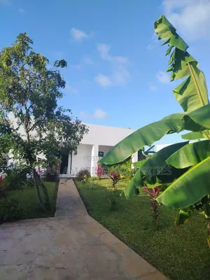 2 Bedrooms Villa Diani for Daily Rental