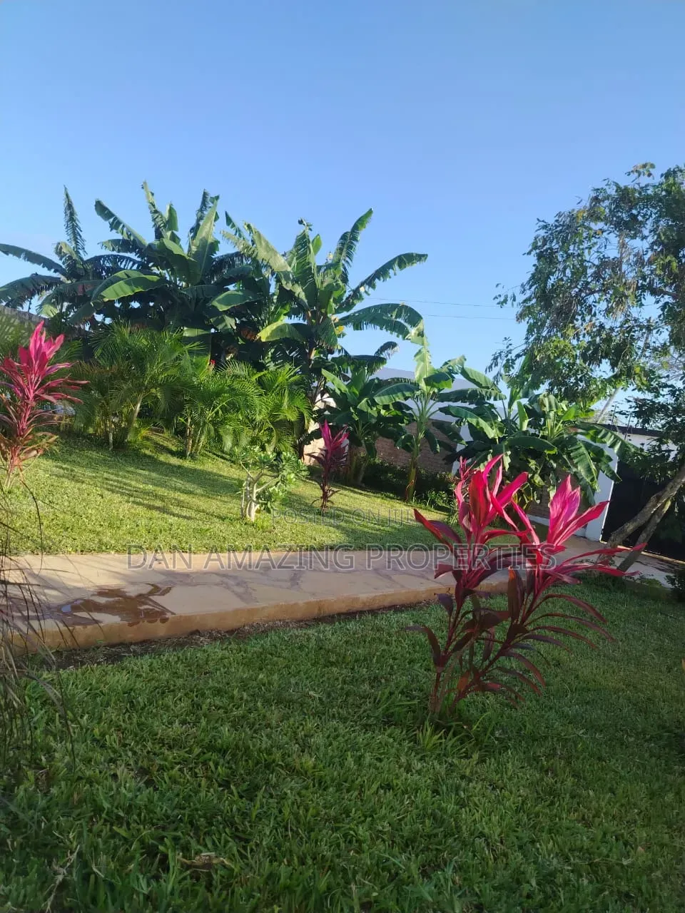 2 Bedrooms Villa Diani for Daily Rental