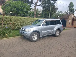 Mitsubishi Pajero 2005 Silver