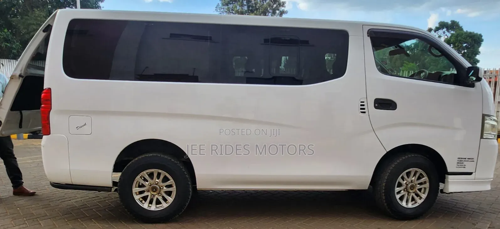 Nissan Caravan (Urvan) 2013 White