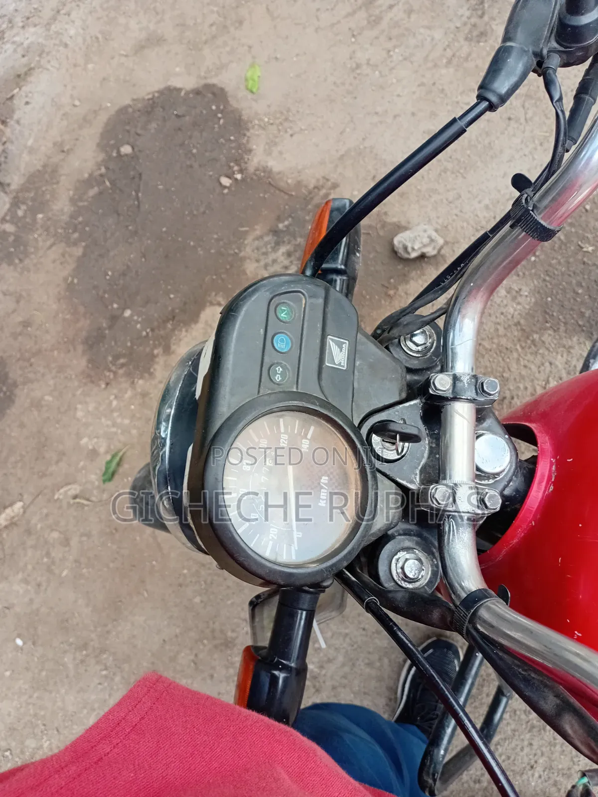 Honda CB 2025 Red