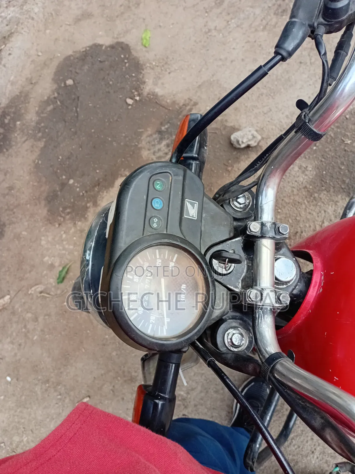 Honda CB 2025 Red