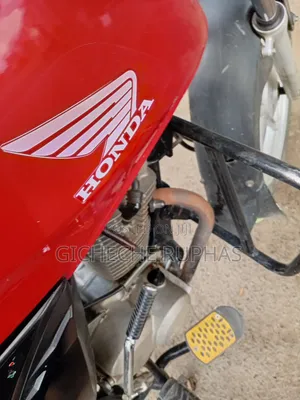 Honda CB 2025 Red