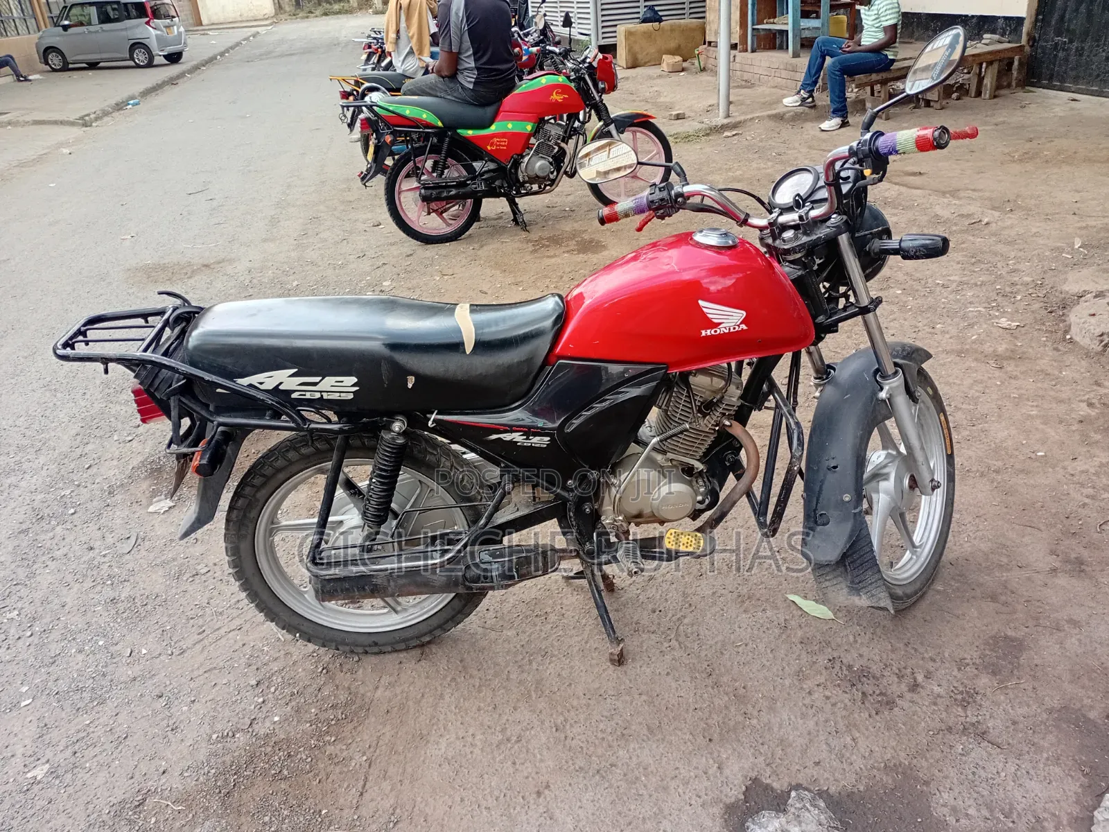 Honda CB 2025 Red
