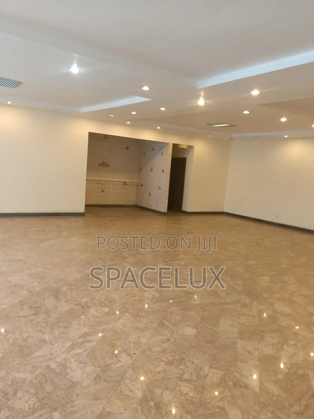 Restaurant / Club Lounge Space