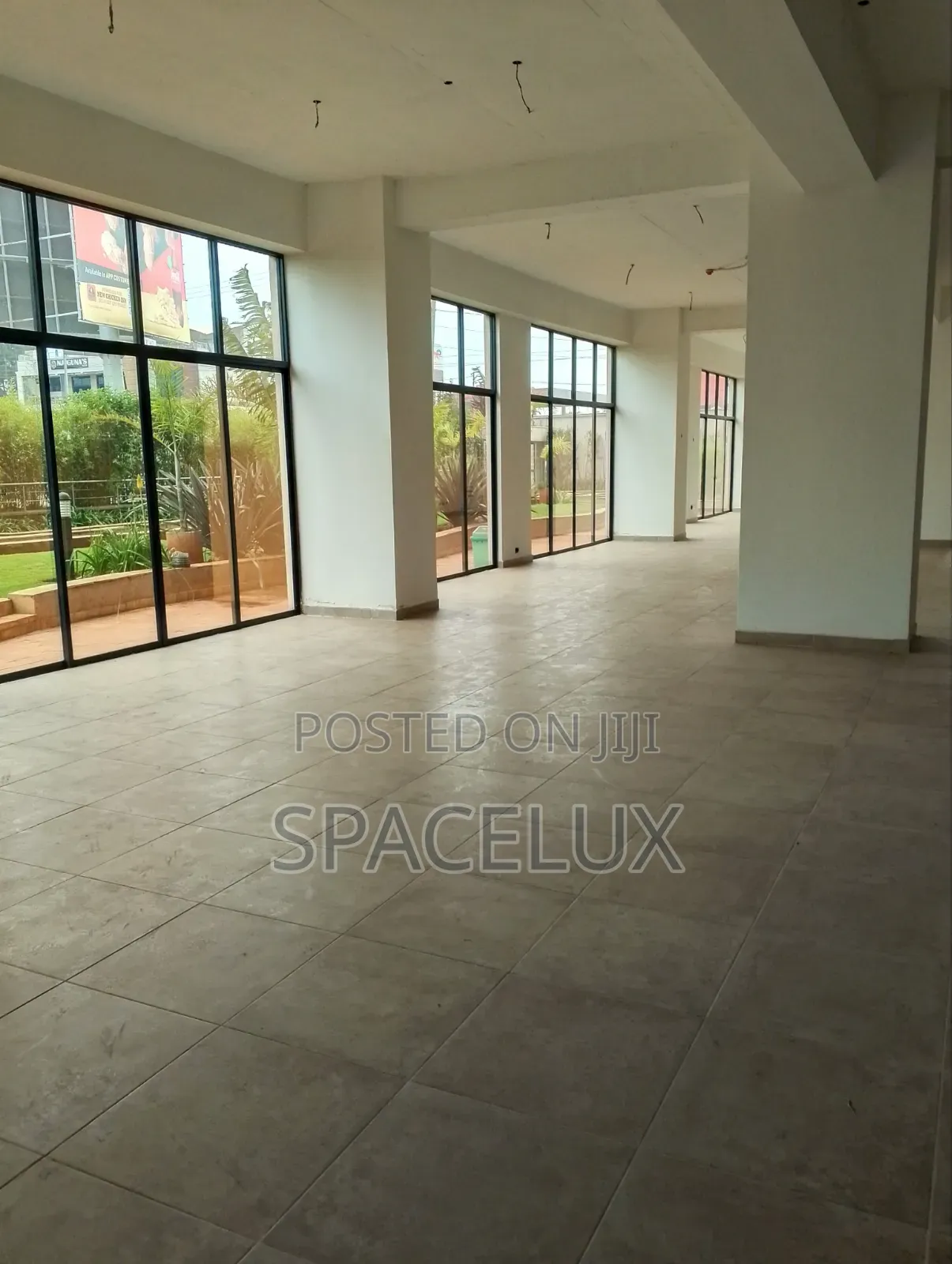 Restaurant / Club Lounge Space