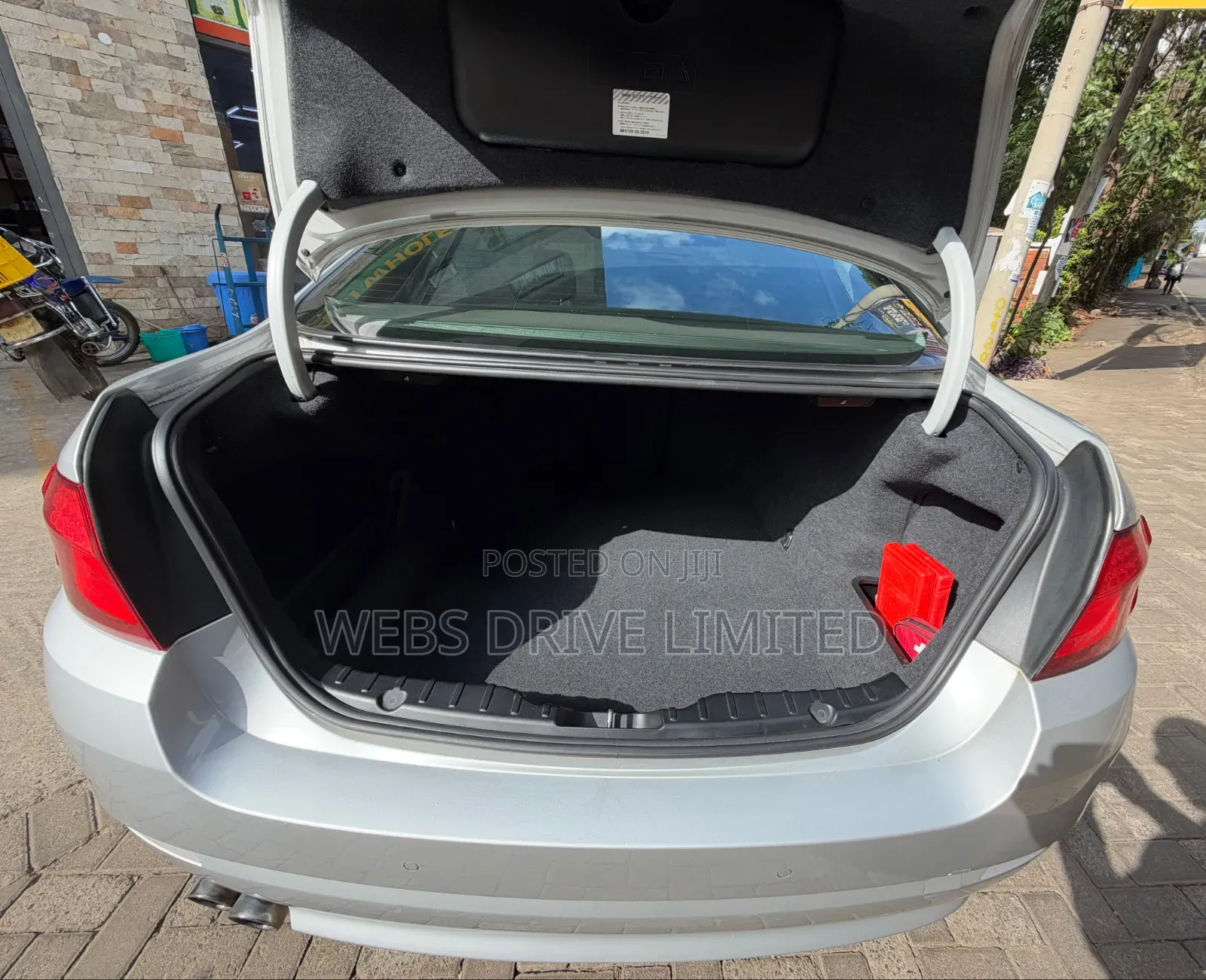 BMW 523i 2011 Silver