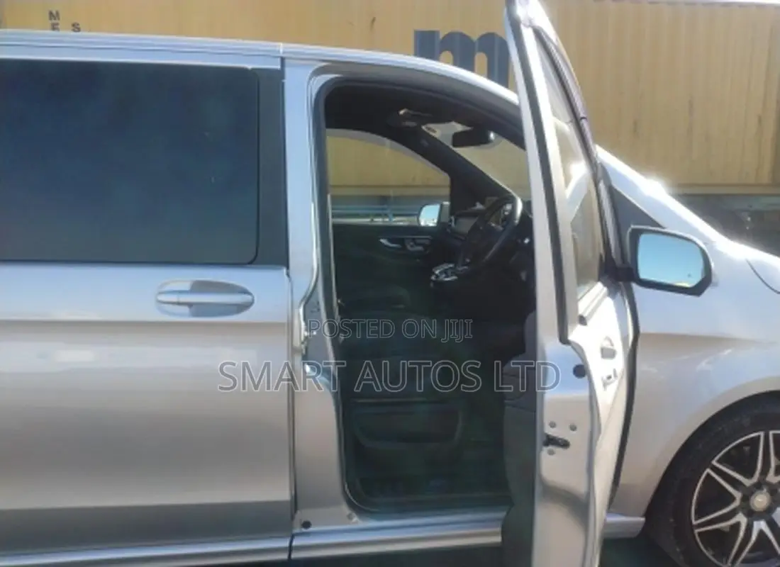 Mercedes-Benz V-Class 2019 Silver
