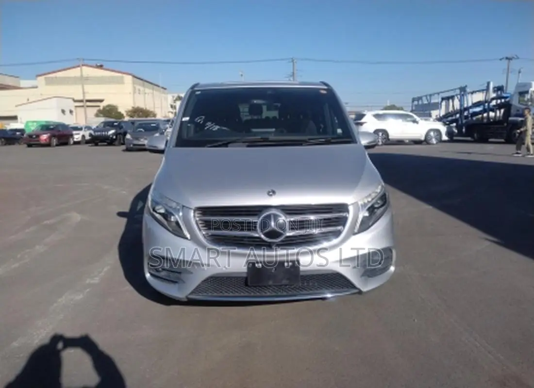 Mercedes-Benz V-Class 2019 Silver