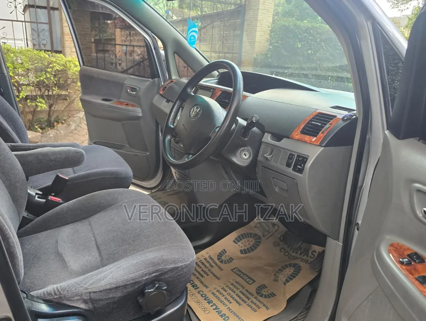 Toyota Noah 2007 Silver