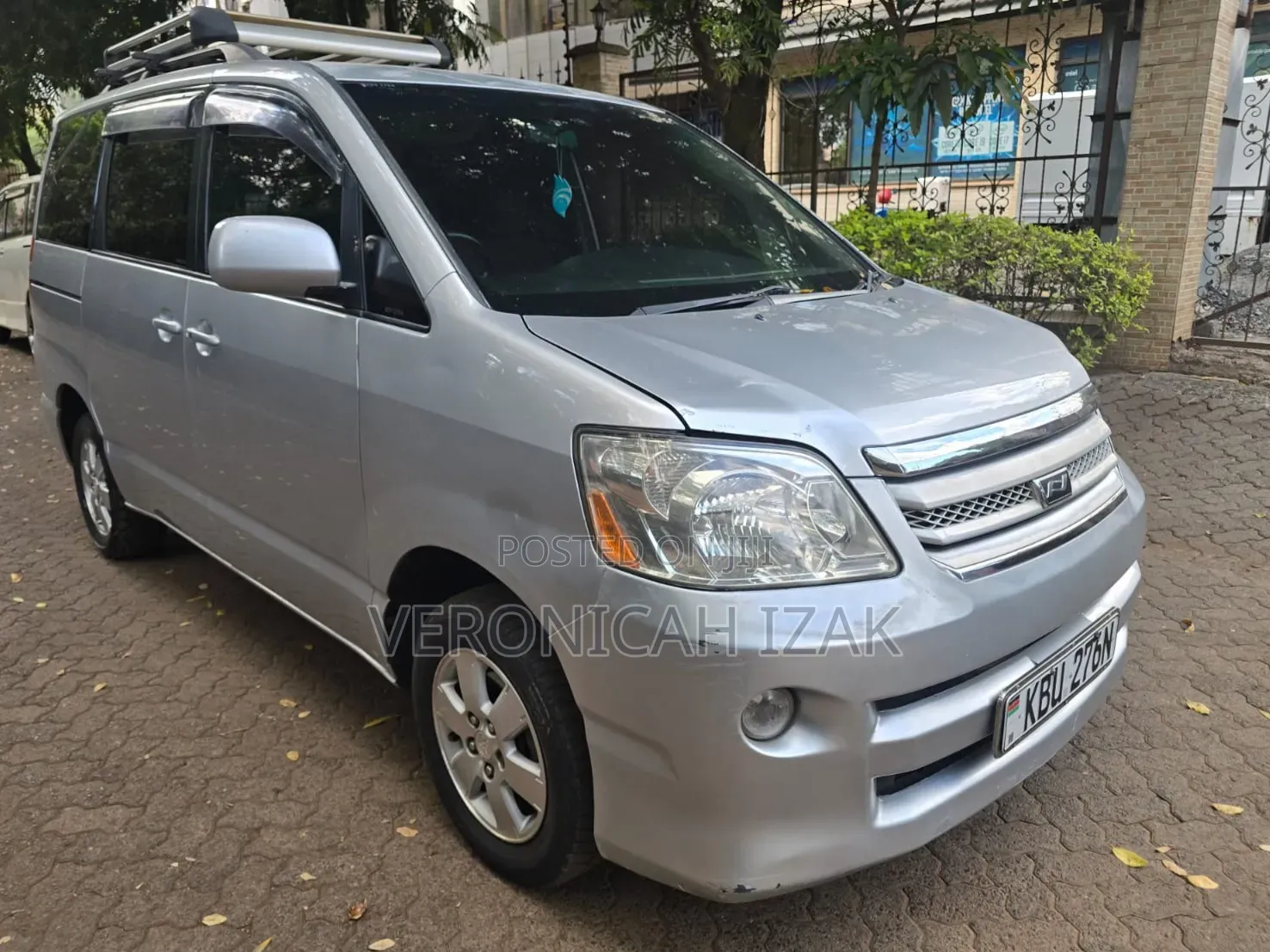 Toyota Noah 2007 Silver