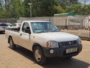 Nissan NP300 2006 White