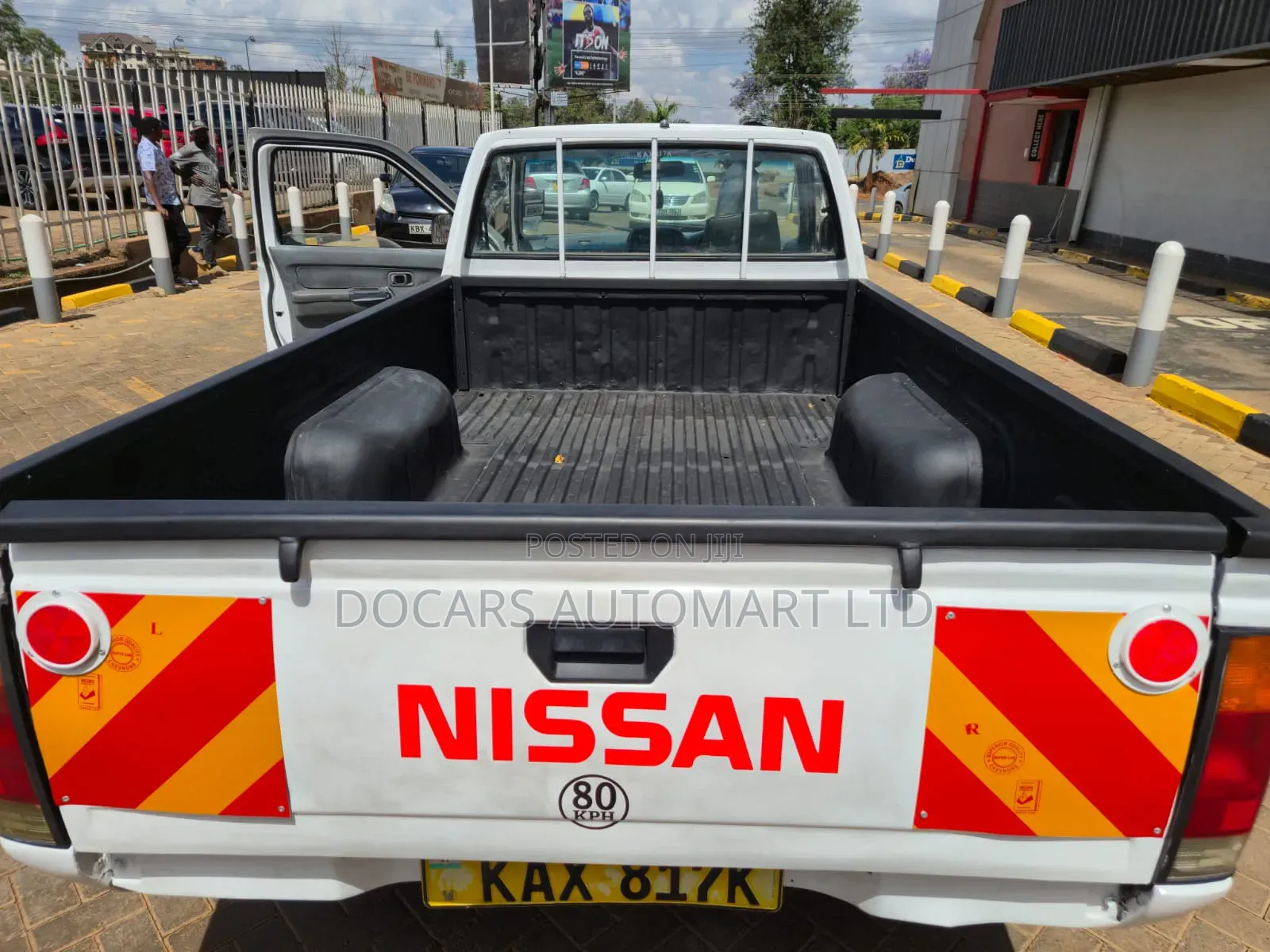 Nissan NP300 2006 White